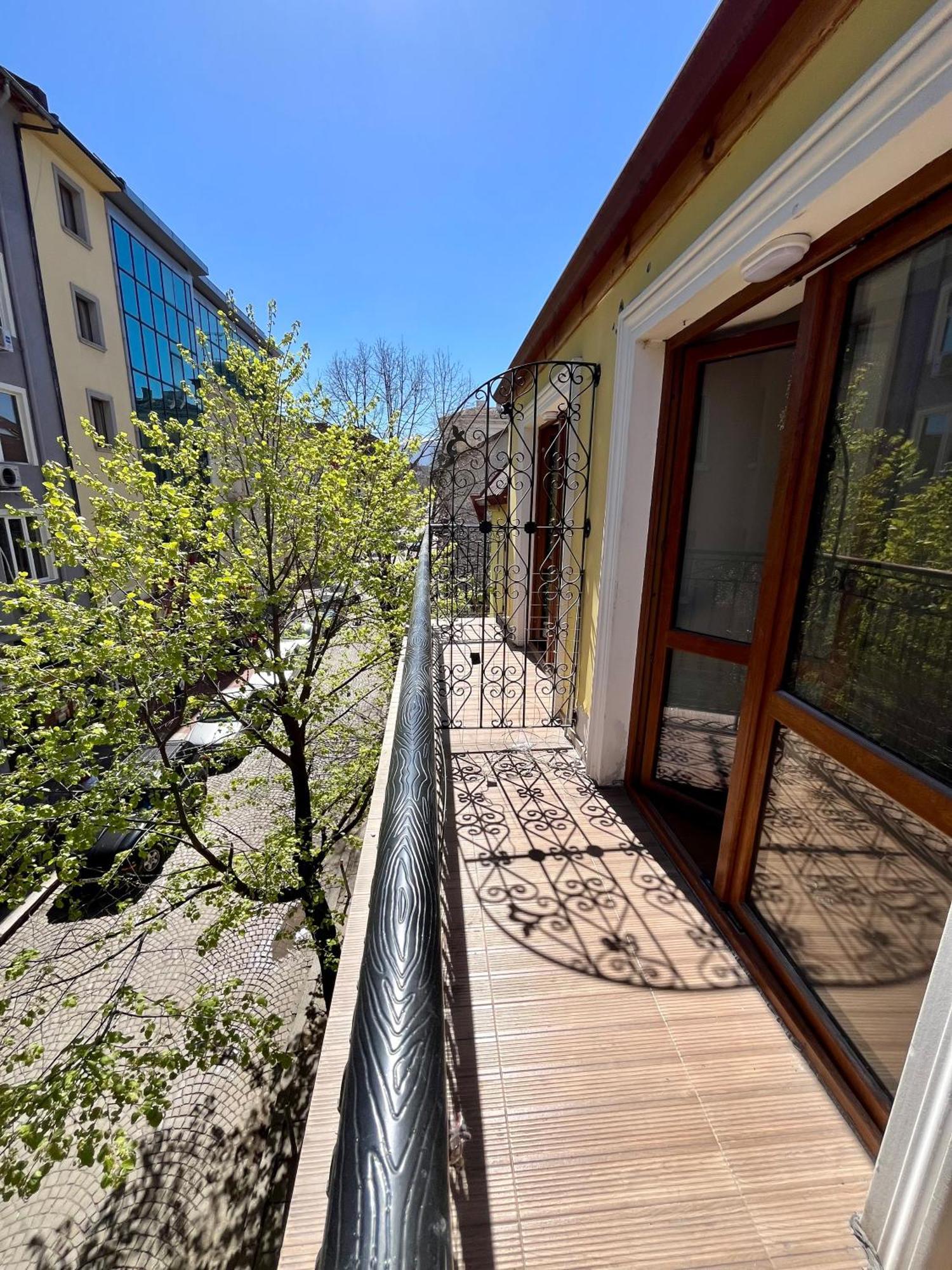 En-Suite Rooms: Novа Guesthouse In Sofia Center Dış mekan fotoğraf
