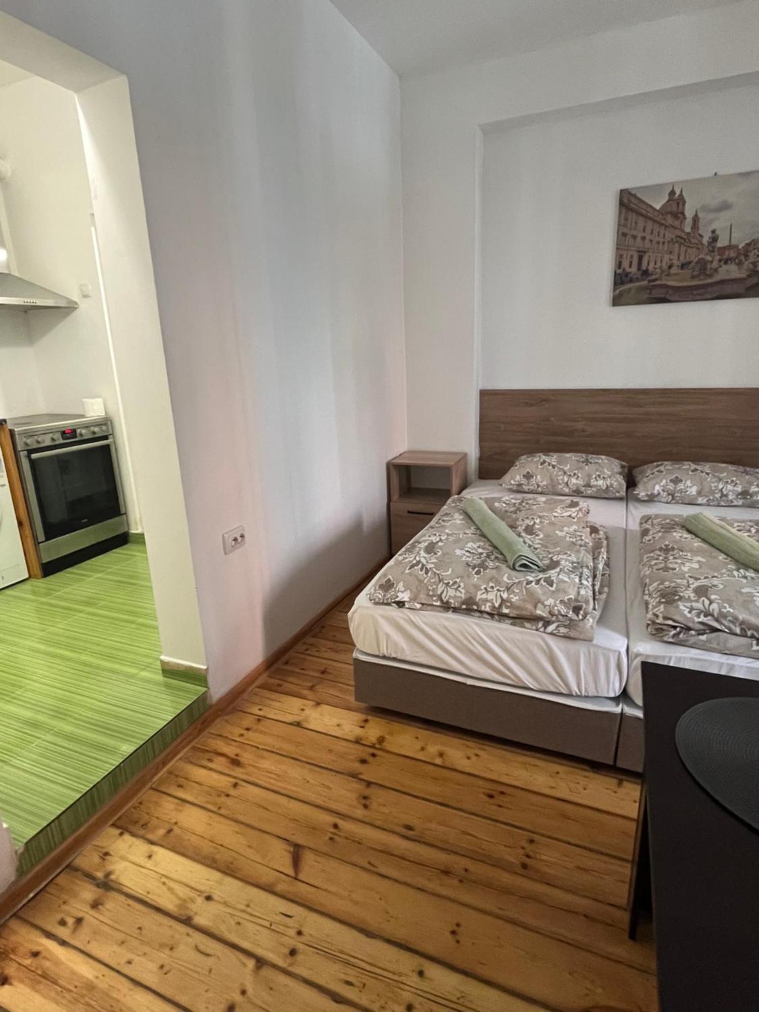 En-Suite Rooms: Novа Guesthouse In Sofia Center Dış mekan fotoğraf