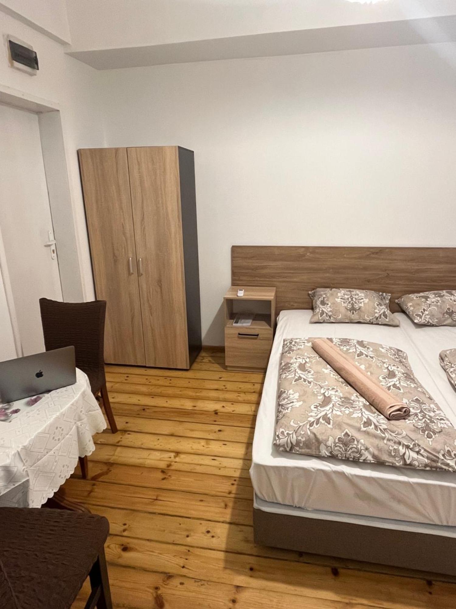En-Suite Rooms: Novа Guesthouse In Sofia Center Dış mekan fotoğraf