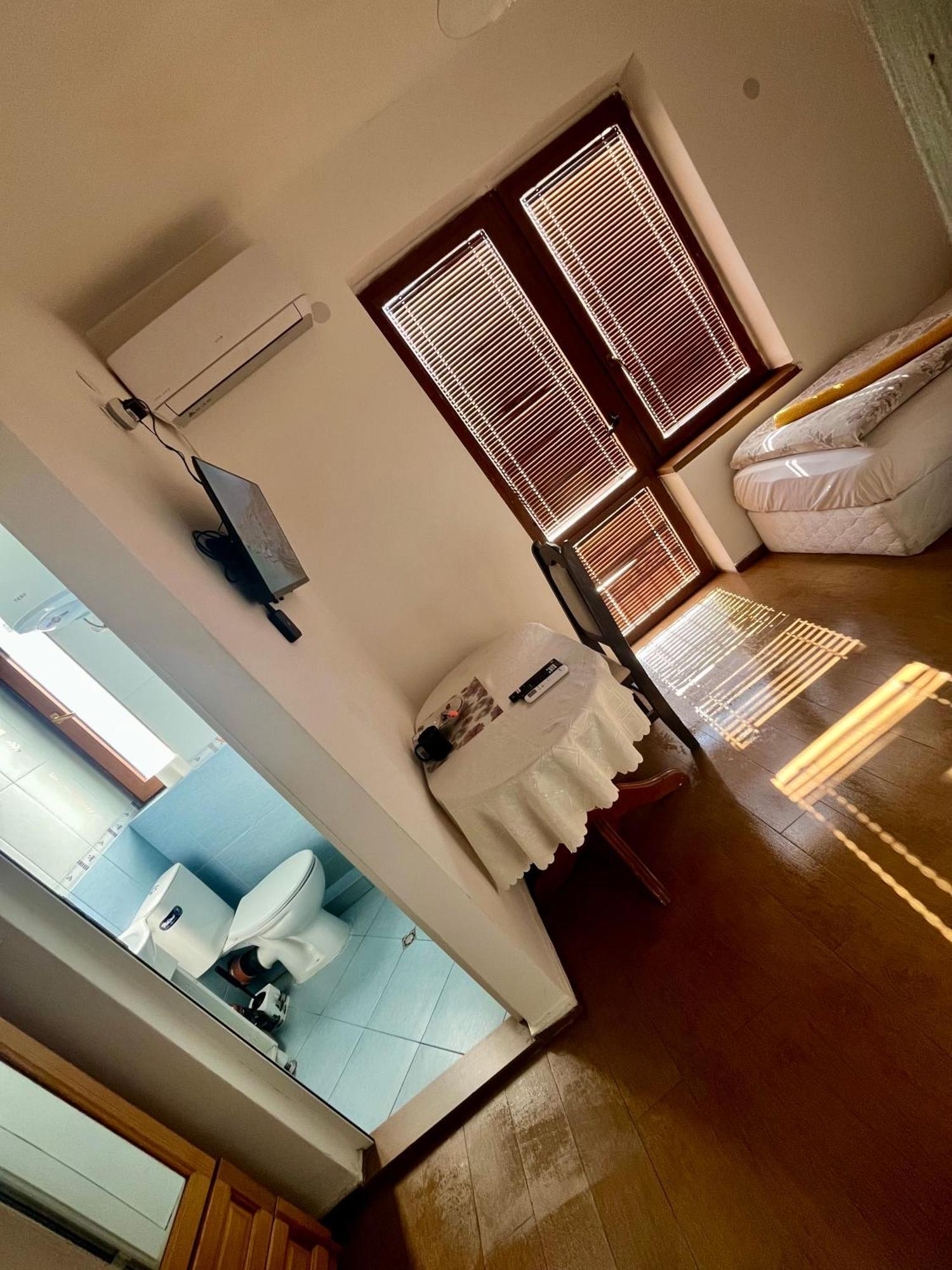 En-Suite Rooms: Novа Guesthouse In Sofia Center Oda fotoğraf