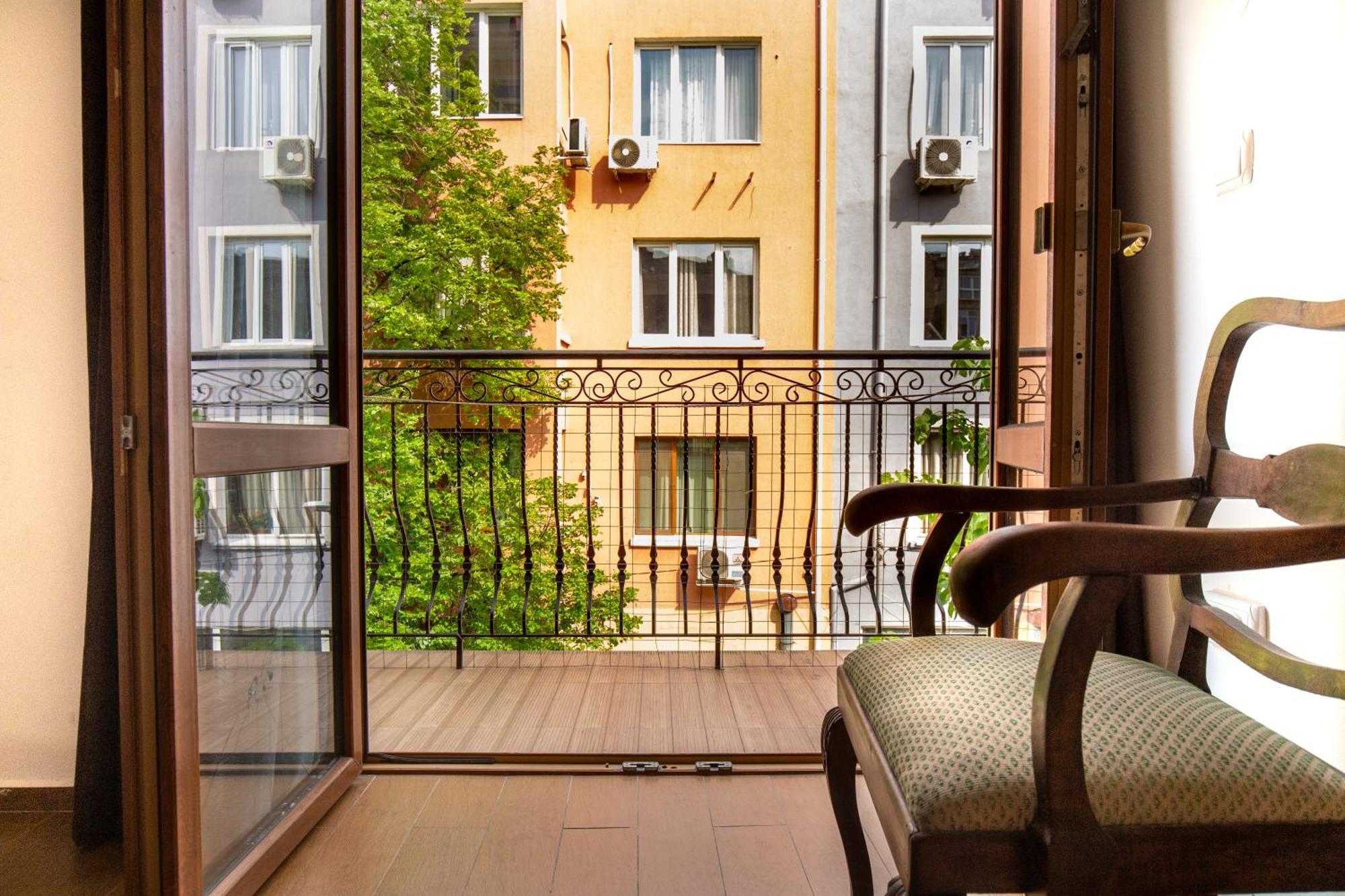 En-Suite Rooms: Novа Guesthouse In Sofia Center Dış mekan fotoğraf